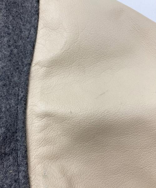 A BATHING APE（ア ベイシング エイプ）A BATHING APE (ア ベイシング エイプ) POST O'ALLS (ポストオーバーオールズ) 90sレザーアームスタジャン グレー サイズ:Lの古着・服飾アイテム