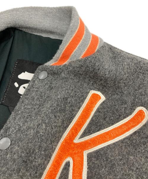 A BATHING APE（ア ベイシング エイプ）A BATHING APE (ア ベイシング エイプ) POST O'ALLS (ポストオーバーオールズ) 90sレザーアームスタジャン グレー サイズ:Lの古着・服飾アイテム