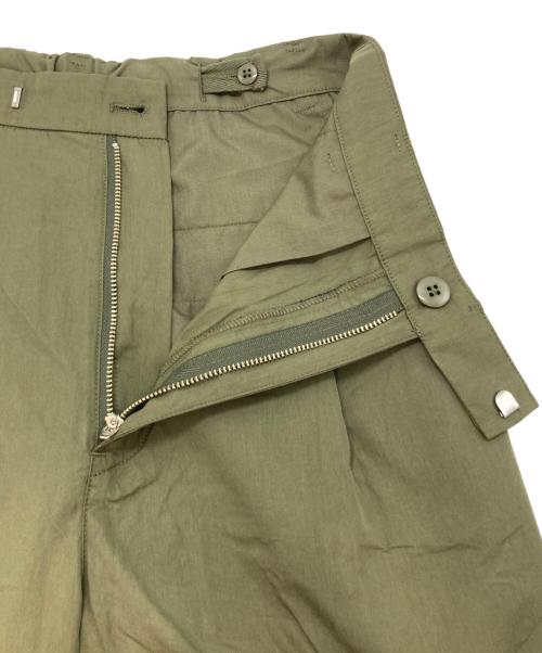 Sea Room lynn（シールームリン）Sea Room Lynn (シールームリン) collab ナイロンtuckストレートパンツ カーキ サイズ:Mの古着・服飾アイテム