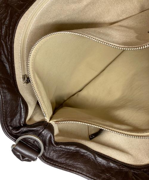 TOUT Y EST（トゥティエ）TOUT Y EST (トゥティエ) sac nacelle epaule ブラウンの古着・服飾アイテム