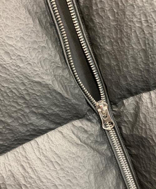 MM6 Maison Margiela（エムエムシックスメゾンマルジェラ）MM6 Maison Margiela (エムエムシックスメゾンマルジェラ) CHENPENG (チェンペン) Padded Gilet ブラック サイズ:Sの古着・服飾アイテム