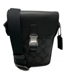 COACH（コーチ）の古着「トラック スモール フラップ クロスボディ」｜ブラック