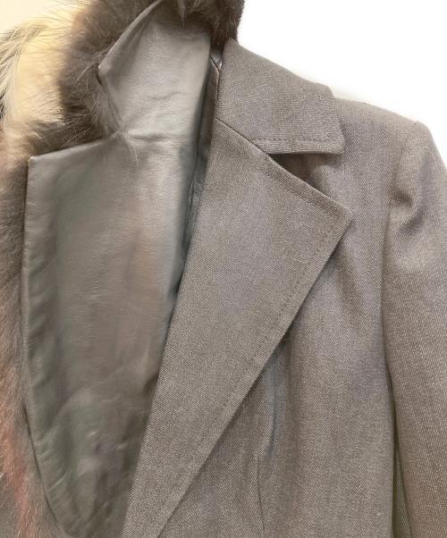 MIU MIU（ミュウミュウ）MIU MIU (ミュウミュウ) ラクーンファーテーラードジャケット ブラックアイボリー×グレー サイズ:42の古着・服飾アイテム