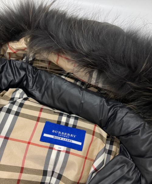 BURBERRY BLUE LABEL（バーバリーロンドンブルーレーベル）BURBERRY BLUE LABEL (バーバリーロンドンブルーレーベル) ファーダウンジャケット ブラック サイズ:38の古着・服飾アイテム