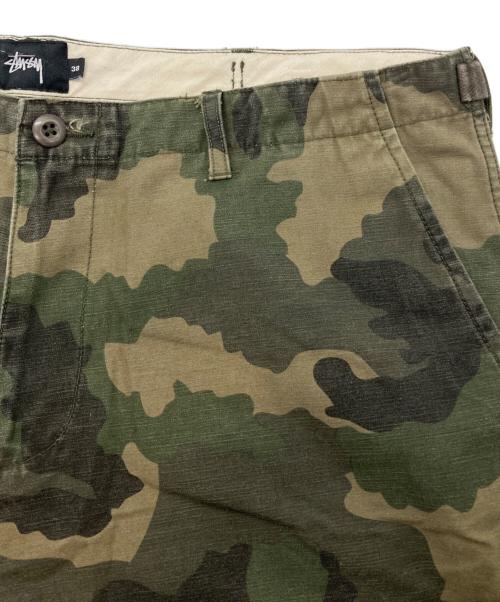 stussy（ステューシー）stussy (ステューシー) カモフラカーゴパンツ オリーブ サイズ:38の古着・服飾アイテム
