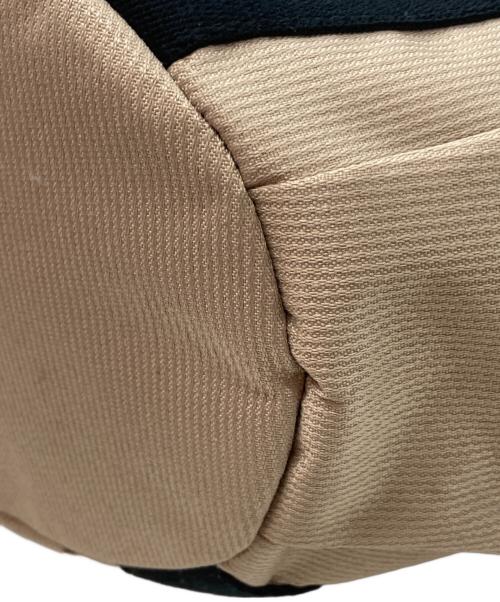 MARY QUANT（マリークヮント）MARY QUANT (マリークヮント) グラデーションロゴ刺繍トート ベージュ サイズ:-の古着・服飾アイテム