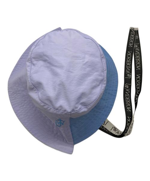 J.W.ANDERSON（ジェイダブリューアンダーソン）J.W.ANDERSON (ジェイダブリューアンダーソン) ブランドテープバケットハット ブルー サイズ:SIZE M/Lの古着・服飾アイテム