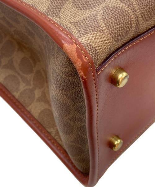 COACH（コーチ）COACH (コーチ) フィールド トート シグネチャー キャンバス ウィズ パッチ ブラウンの古着・服飾アイテム