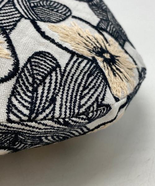 mina perhonen（ミナ ペルホネン）mina perhonen (ミナ ペルホネン) hanakaze pear bag ブラック×ホワイトの古着・服飾アイテム