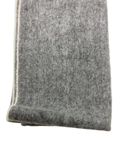 JOHNSTONS OF ELGIN（ジョンストンズオブエルガン）JOHNSTONS OF ELGIN (ジョンストンズオブエルガン) green label relaxing (グリーンレーベルリラクシング) ヘリンボーン大判ストール グレー サイズ:-の古着・服飾アイテム