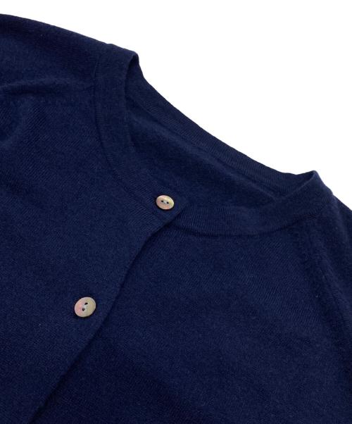 kurashi&trips publishing（クラシアンドトリップス パブリッシング）KURASHI&Trips PUBLISHING (クラシアンドトリップス パブリッシング) 開けても閉じても、 コーデがまとまるカーディガン ネイビー サイズ:-の古着・服飾アイテム