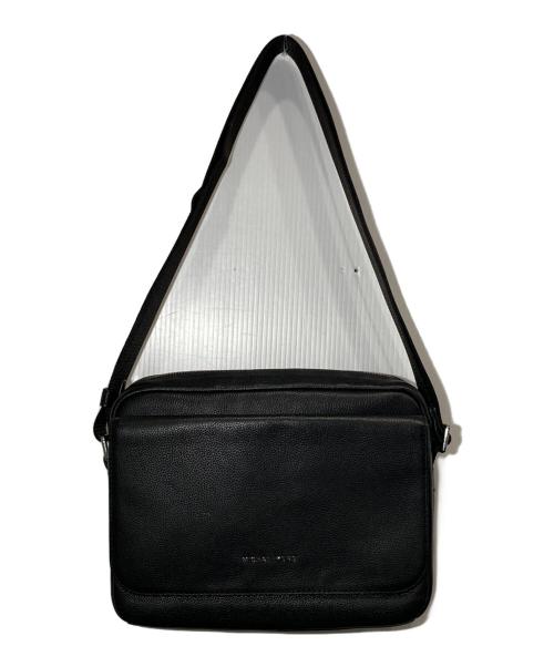 MICHAEL KORS（マイケル・コース）MICHAEL KORS (マイケル・コース) COOPER FLAP CAMERA BAG ブラックの古着・服飾アイテム