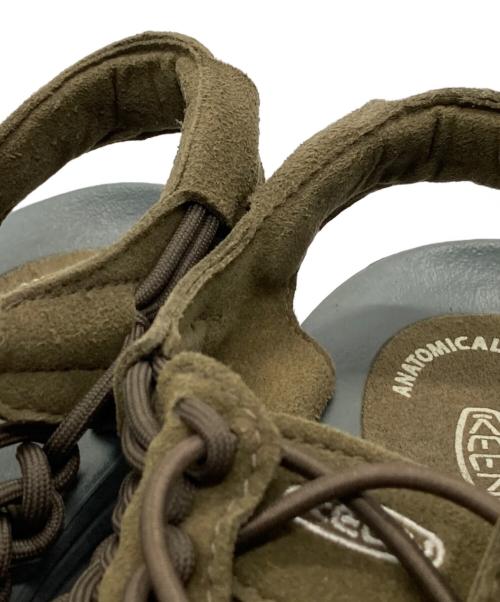 KEEN（キーン）KEEN (キーン) UNEEKサンダル カーキ サイズ:23cmの古着・服飾アイテム