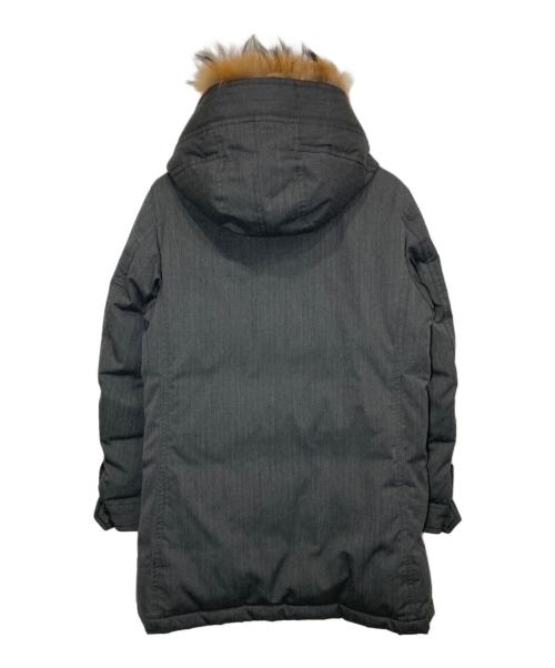 BLACK LABEL CRESTBRIDGE（ブラックレーベル クレストブリッジ）BLACK LABEL CRESTBRIDGE (ブラックレーベル クレストブリッジ) ダウンコート グレー サイズ:Lの古着・服飾アイテム