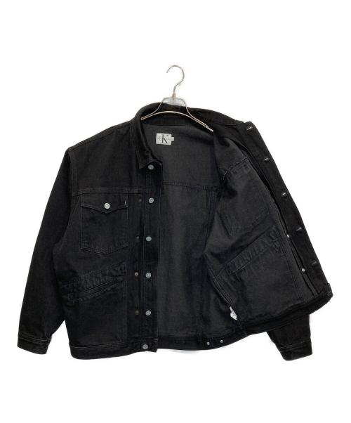 ck Calvin Klein（シーケーカルバンクライン）ck Calvin Klein (シーケーカルバンクライン) デニムトラッカージャケット ブラック サイズ:SIZE Lの古着・服飾アイテム