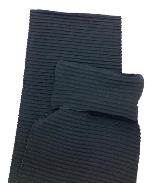 me ISSEY MIYAKE（ミーイッセイ ミヤケ）me ISSEY MIYAKE (ミーイッセイ ミヤケ) プリーツカットソー ブラック サイズ:FREEの古着・服飾アイテム