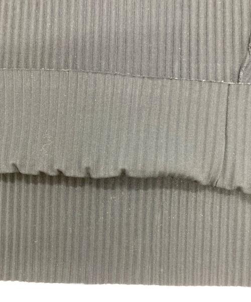 me ISSEY MIYAKE（ミーイッセイ ミヤケ）me ISSEY MIYAKE (ミーイッセイ ミヤケ) プリーツカットソー ブラック サイズ:FREEの古着・服飾アイテム