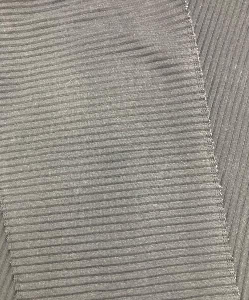 me ISSEY MIYAKE（ミーイッセイ ミヤケ）me ISSEY MIYAKE (ミーイッセイ ミヤケ) プリーツカットソー ブラック サイズ:FREEの古着・服飾アイテム