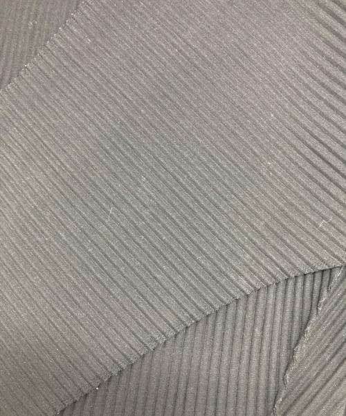 me ISSEY MIYAKE（ミーイッセイ ミヤケ）me ISSEY MIYAKE (ミーイッセイ ミヤケ) プリーツカットソー ブラック サイズ:FREEの古着・服飾アイテム