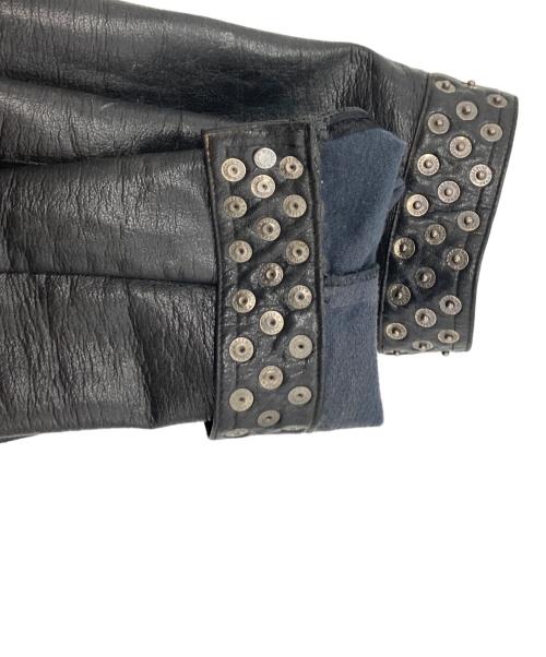 MOSCHINO JEANS（モスキーノジーンズ）MOSCHINO JEANS (モスキーノジーンズ) ピースマークスタッズレザージャケット ブラック サイズ:50の古着・服飾アイテム