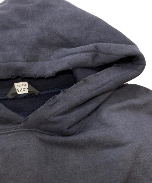 BALENCIAGA（バレンシアガ）BALENCIAGA (バレンシアガ) ダメージ加工NO COMMENTプリントプルオーバーパーカー ネイビー サイズ:4の古着・服飾アイテム