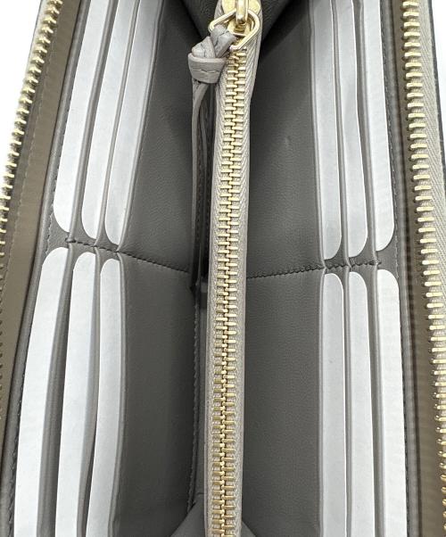 Chloe（クロエ）Chloe (クロエ) LONG ZIPPED WALLET ベージュの古着・服飾アイテム