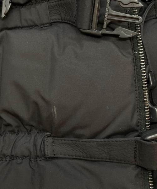 HELMUT LANG（ヘルムートラング）HELMUT LANG (ヘルムートラング) ボンテージ バックルデザインフーデットダウンジャケット ブラック サイズ:46の古着・服飾アイテム