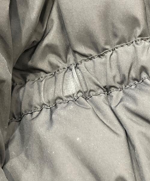 HELMUT LANG（ヘルムートラング）HELMUT LANG (ヘルムートラング) ボンテージ バックルデザインフーデットダウンジャケット ブラック サイズ:46の古着・服飾アイテム