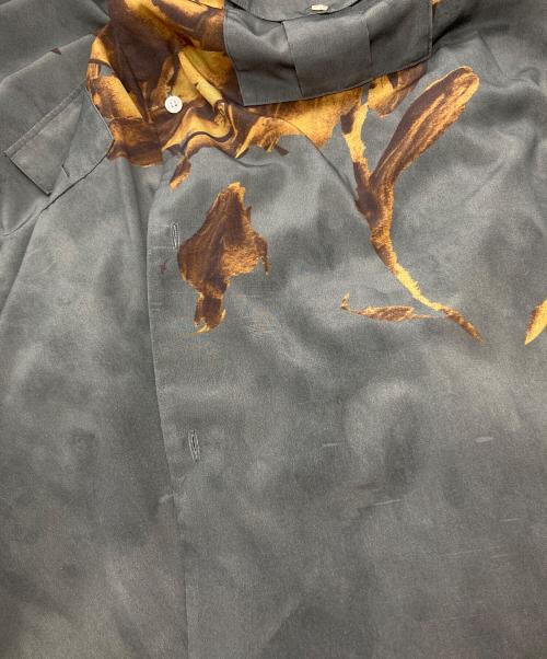 BED J.W. FORD（ベッドフォード）BED J.W. FORD (ベッドフォード) プリントノーカラーシャツ カーキの古着・服飾アイテム