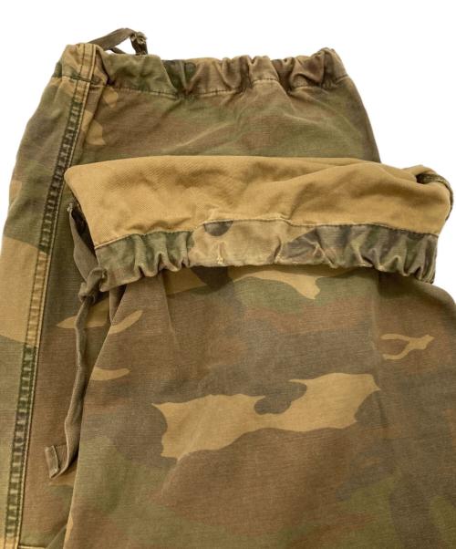 Abercrombie & Fitch（アバクロンビー アンド フィッチ）Abercrombie & Fitch (アバクロンビー アンド フィッチ) カモフラパラシュートパンツ ベージュ×ブラウン サイズ:36の古着・服飾アイテム
