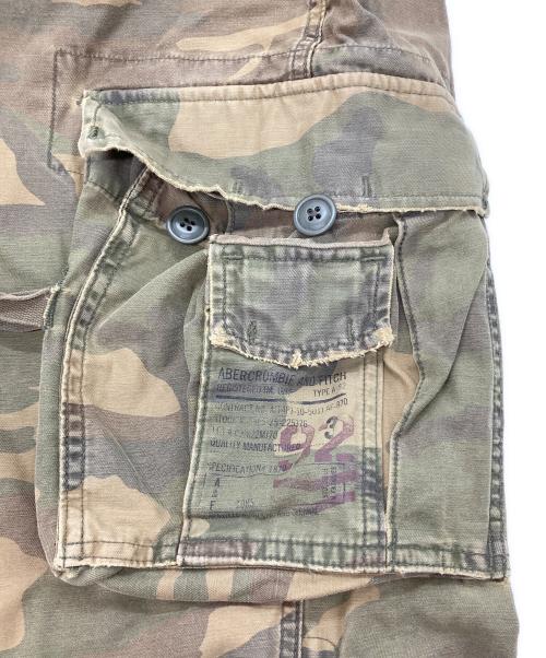 Abercrombie & Fitch（アバクロンビー アンド フィッチ）Abercrombie & Fitch (アバクロンビー アンド フィッチ) カモフラパラシュートパンツ ベージュ×ブラウン サイズ:36の古着・服飾アイテム
