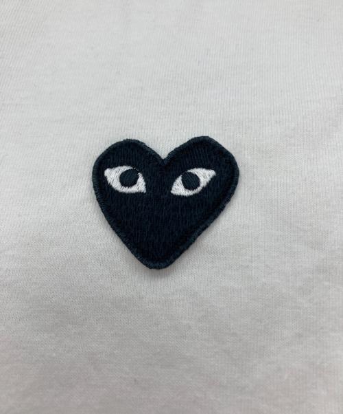 PLAY COMME des GARCONS（プレイコムデギャルソン）PLAY COMME des GARCONS (プレイコムデギャルソン) ワッペンロゴカットソー ホワイト サイズ:SIZE Mの古着・服飾アイテム