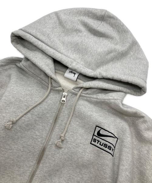 NIKE（ナイキ）NIKE (ナイキ) stussy (ステューシー) ジップパーカー グレー サイズ:SIZE Sの古着・服飾アイテム