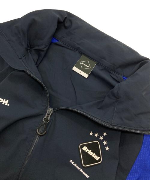 F.C.R.B.（エフシーレアルブリストル）F.C.R.B. (エフシーレアルブリストル) STRETCH LIGHT WEIGHT HOODED BLOUSON ネイビー サイズ:XLの古着・服飾アイテム