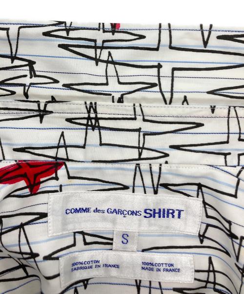 COMME des GARCONS SHIRT（コムデギャルソンシャツ）COMME des GARCONS SHIRT (コムデギャルソンシャツ) 総柄シャツ ホワイト×ブラック サイズ:Sの古着・服飾アイテム