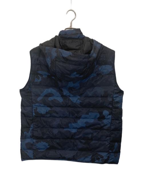 VALENTINO（ヴァレンティノ）VALENTINO (ヴァレンティノ) カモフラプリントダウンベスト ネイビー サイズ:48の古着・服飾アイテム