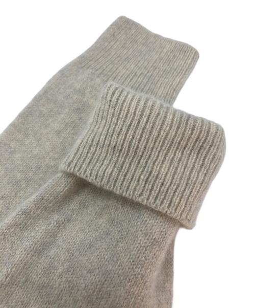 evam eva（エヴァムエヴァ）evam eva (エヴァムエヴァ) カシミヤシームレスパーカー アイボリー サイズ:-の古着・服飾アイテム