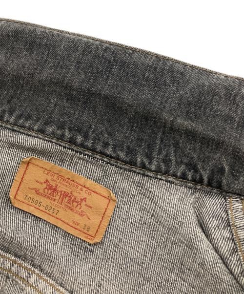 LEVI'S（リーバイス）LEVI'S (リーバイス) 先染めブラックデニムジャケット グレー サイズ:38の古着・服飾アイテム