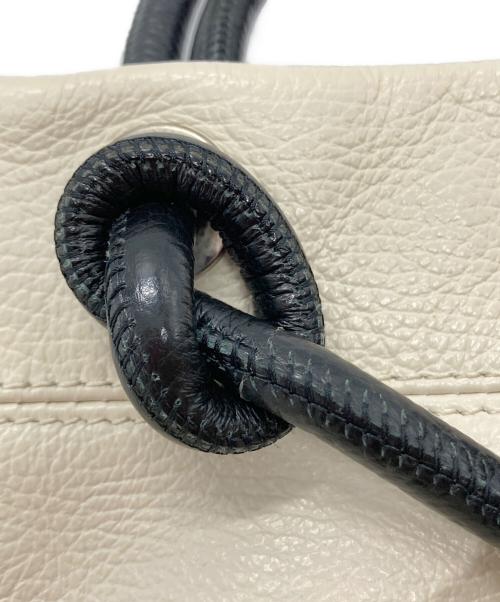 LISA DEI（リサデイ）LISA DEI (リサデイ) knot shoulder ホワイト サイズ:-の古着・服飾アイテム