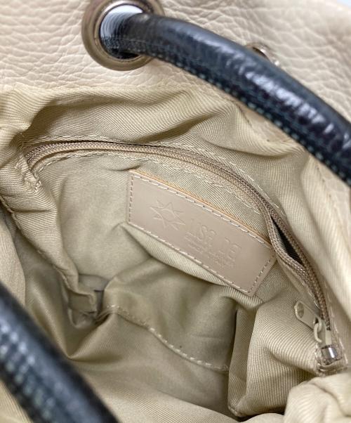 LISA DEI（リサデイ）LISA DEI (リサデイ) knot shoulder ホワイト サイズ:-の古着・服飾アイテム