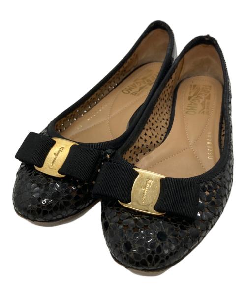 Salvatore Ferragamo（サルヴァトーレ フェラガモ）Salvatore Ferragamo (サルヴァトーレ フェラガモ) ヴァラリボンフラットパンプス ブラック サイズ:SIZE 5 1/2の古着・服飾アイテム