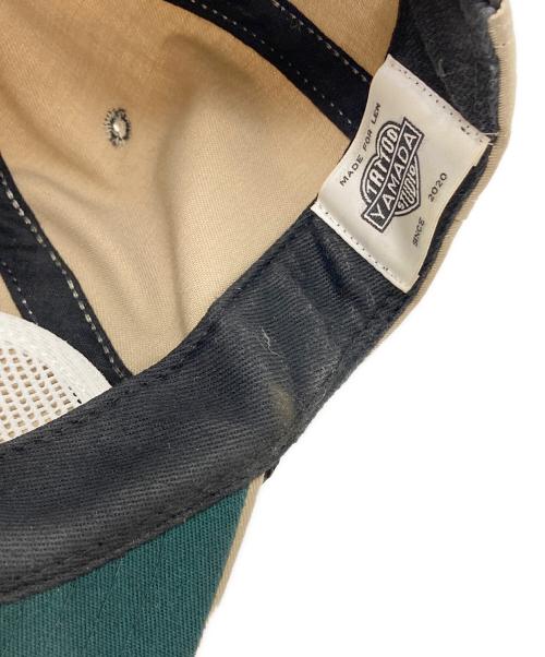 cali fame headwear（カリヘッドウェア）cali fame headwear (カリヘッドウェア) tattoo studio yamada (タトゥースタジオヤマダ) SNAP BACK CAP ベージュ サイズ:-の古着・服飾アイテム