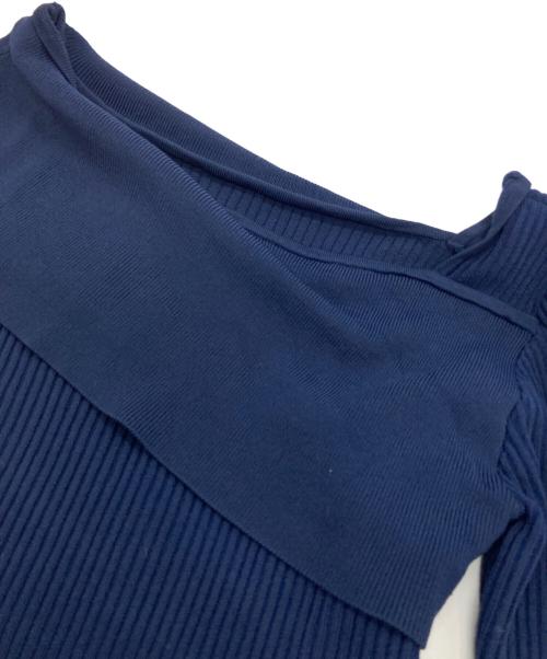 anuans（アニュアンス）anuans (アニュアンス) ワンショルニットワンピース ネイビー サイズ:FREEの古着・服飾アイテム