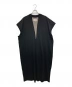 MM6 Maison Margielaエムエムシックスメゾンマルジェラ）の古着「メッシュVネックワンピース」｜ブラック