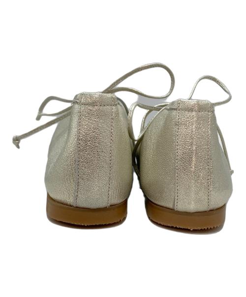 SUI（スイ）SUI (スイ) LACE UPフラットシューズ シルバー サイズ:25cmの古着・服飾アイテム