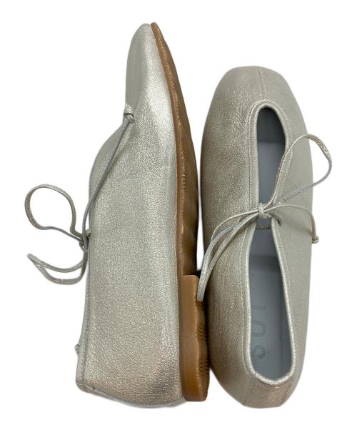SUI（スイ）SUI (スイ) LACE UPフラットシューズ シルバー サイズ:25cmの古着・服飾アイテム