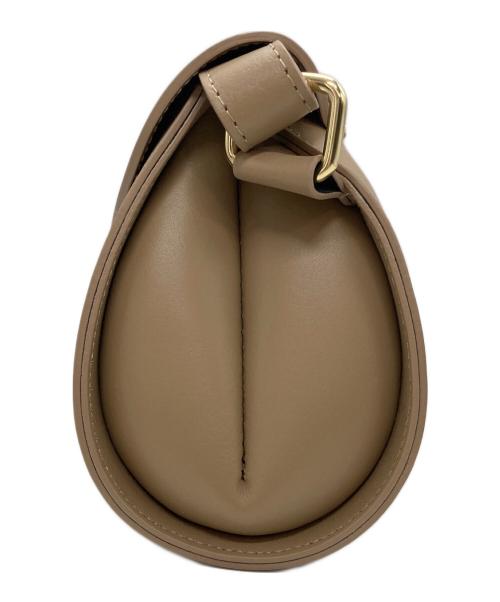 AULENTTI（オウレンティ）AULENTTI (オウレンティ) LEATHER BAG ベージュの古着・服飾アイテム