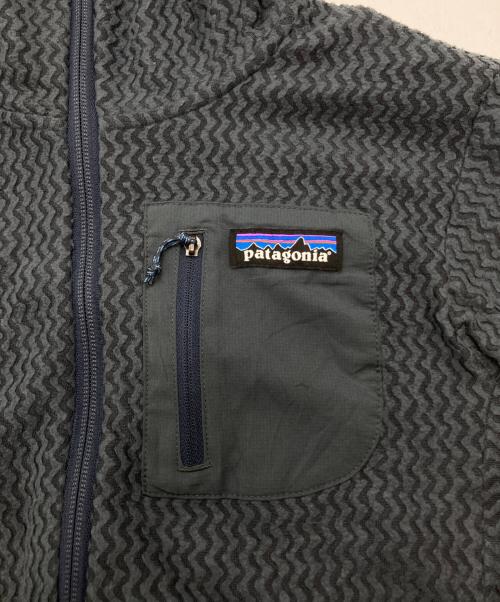 Patagonia（パタゴニア）Patagonia (パタゴニア) R1エア・フルジップ・フーディ ネイビー サイズ:Mの古着・服飾アイテム