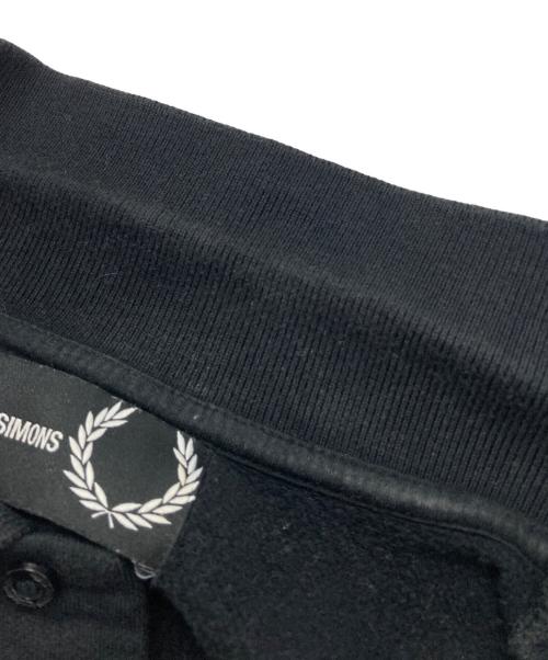 FRED PERRY（フレッドペリー）FRED PERRY (フレッドペリー) RAF SIMONS (ラフシモンズ) ローレルリーススウェットポロ ブラック サイズ:Ⅿの古着・服飾アイテム
