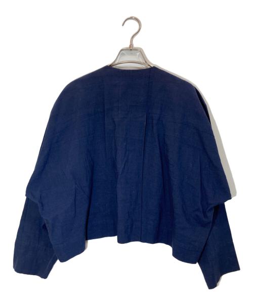 ISSEY MIYAKE（イッセイミヤケ）ISSEY MIYAKE (イッセイミヤケ) リネンブレンドショートジャケット ネイビー サイズ:Ⅿの古着・服飾アイテム